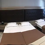 Ξενοδοχείο Rex 2*