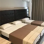 Rex 2* Θεσσαλονίκη
