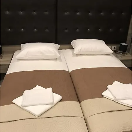 雷克斯酒店 2*